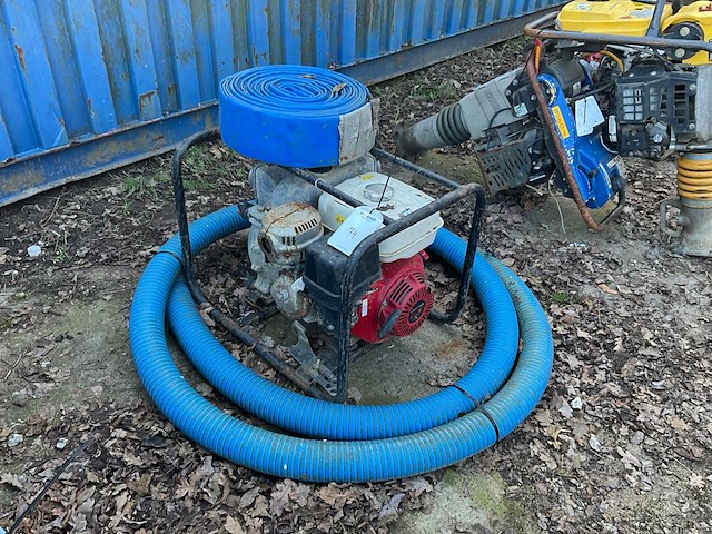 Waterpomp - afbeelding 1 van  4