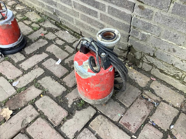 Waterpomp - afbeelding 1 van  2
