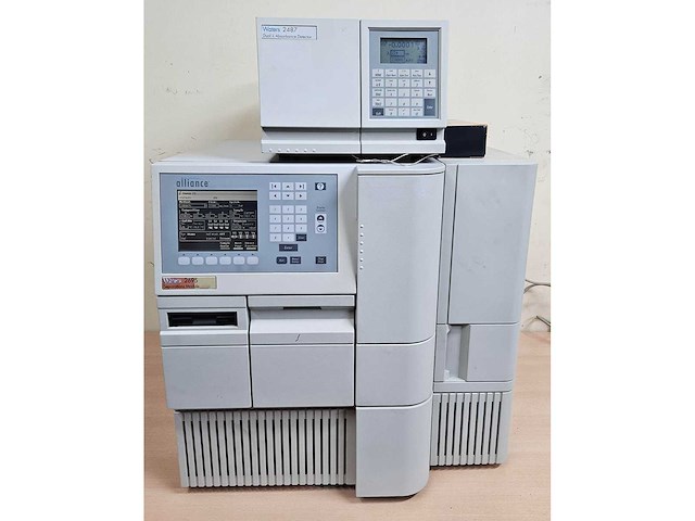 Waters alliance - 2695 2487 hplc uv detektor - uv detektor, gekoelde autosampler en kolomoven - 2005 - afbeelding 1 van  11