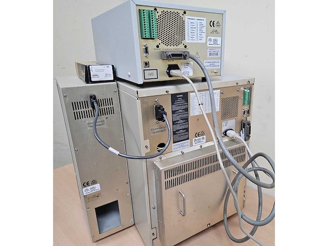 Waters alliance - 2695 2487 hplc uv detektor - uv detektor, gekoelde autosampler en kolomoven - 2005 - afbeelding 8 van  11