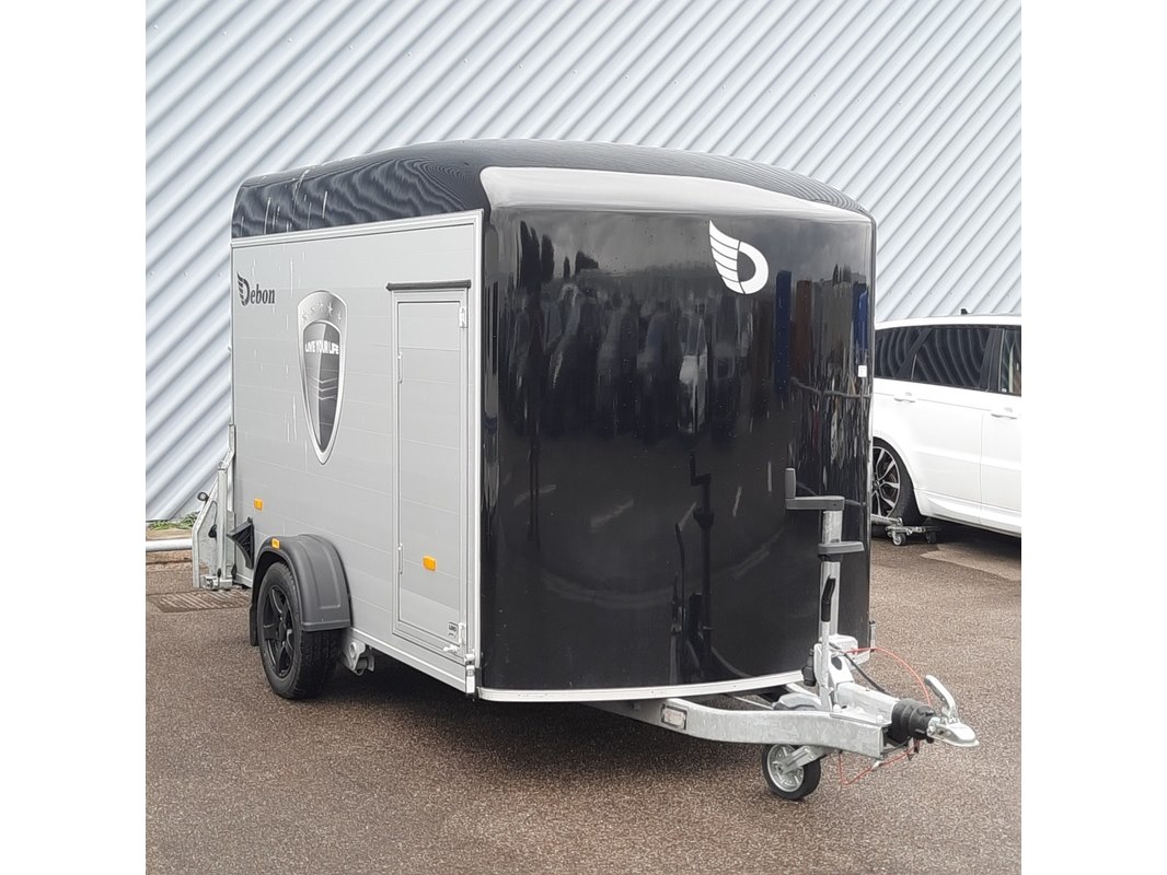Waterscooters, caravan en aanhangwagen