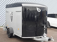 Waterscooters, caravan en aanhangwagen