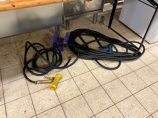 Waterslangen met pistolen (2x) - afbeelding 1 van  7