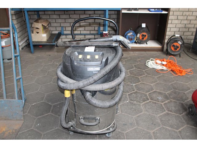 Waterstofzuiger karcher nt 70/3 ne tc. bouwjaar 2016. - afbeelding 1 van  2