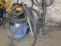 Waterstofzuiger numatic wv 900-2 met diverse slangen en voeten.
