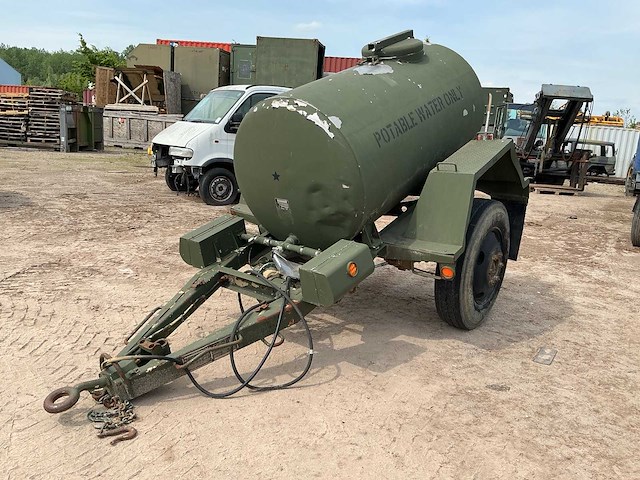 Watertank aanhangwagen - afbeelding 1 van  6