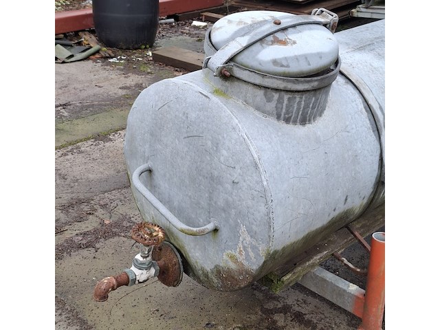 Watertank met transportbok - afbeelding 2 van  7
