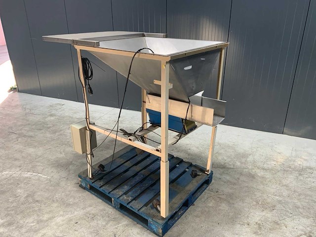 Waterval opvoerband met bunker (c) - afbeelding 4 van  7