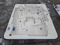 Waterwave spas 5 persoons jacuzzi en buitenspa