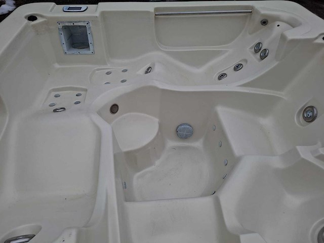 Waterwave spas 5 persoons jacuzzi en buitenspa - afbeelding 29 van  29