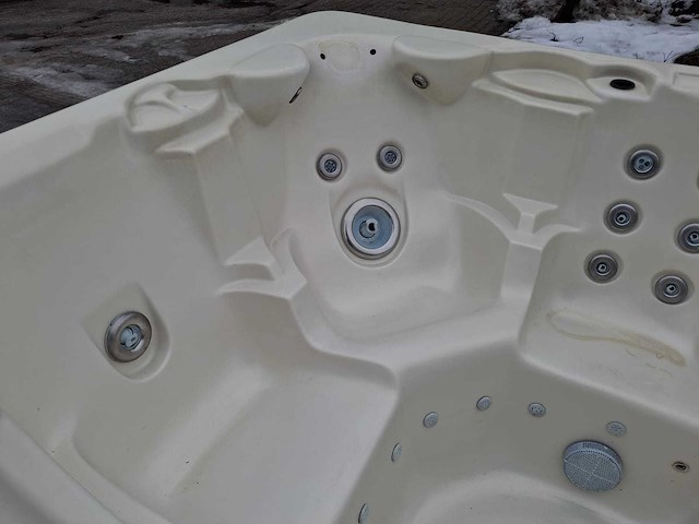 Waterwave spas 5 persoons jacuzzi en buitenspa - afbeelding 7 van  14