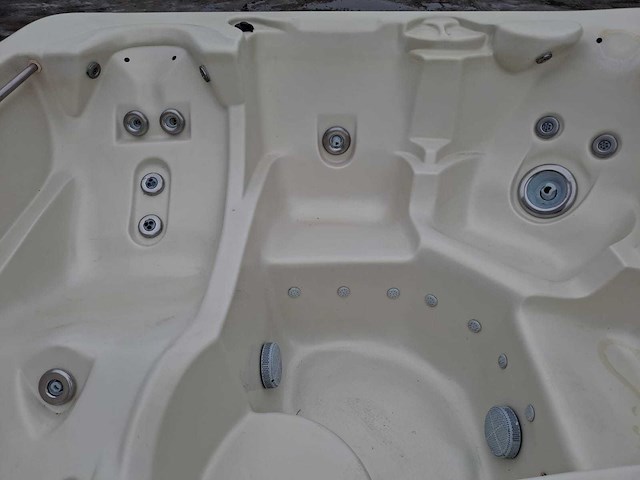 Waterwave spas 5 persoons jacuzzi en buitenspa - afbeelding 10 van  20