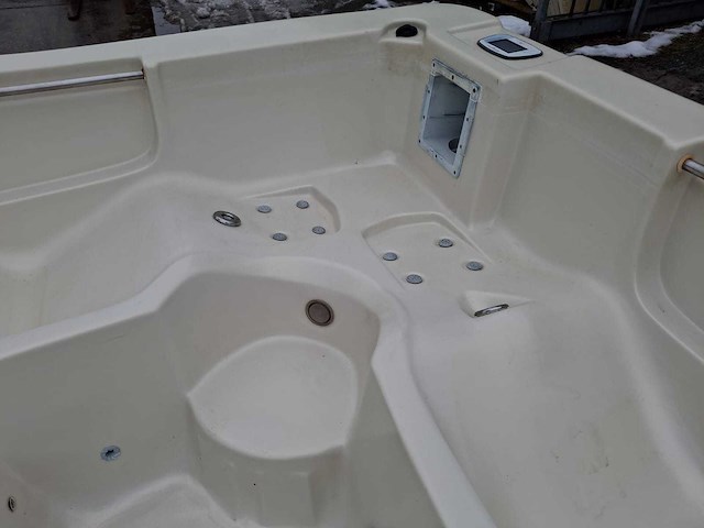 Waterwave spas 5 persoons jacuzzi en buitenspa - afbeelding 6 van  22