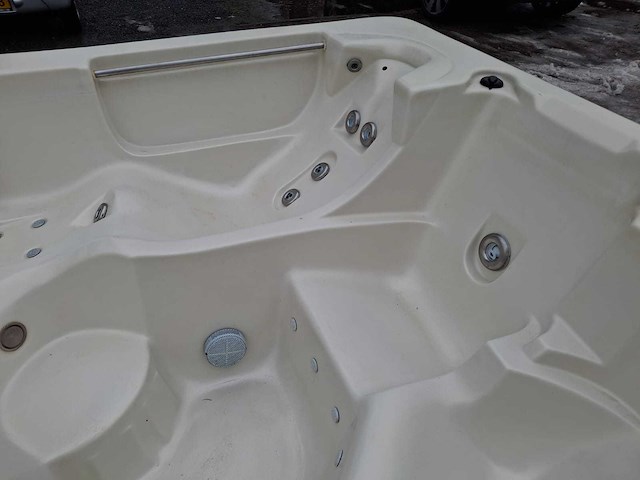 Waterwave spas 5 persoons jacuzzi en buitenspa - afbeelding 3 van  30