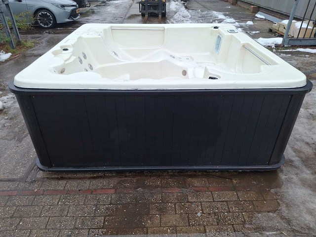 Waterwave spas 5 persoons jacuzzi en buitenspa - afbeelding 20 van  30
