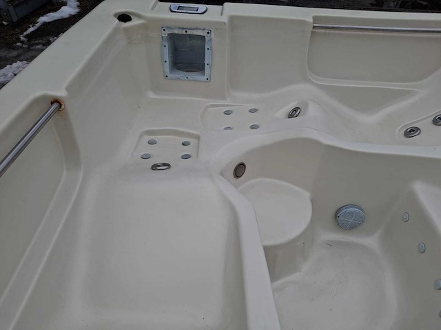 Waterwave spas 5 persoons jacuzzi en buitenspa - afbeelding 6 van  28
