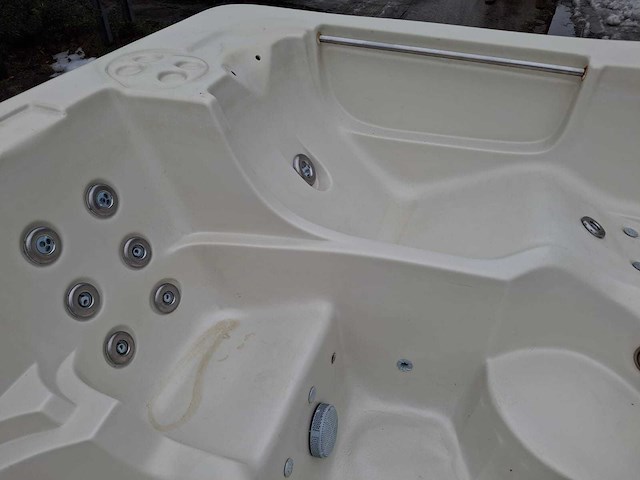 Waterwave spas 5 persoons jacuzzi en buitenspa - afbeelding 9 van  28