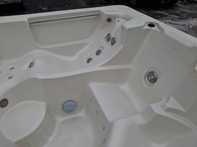 Waterwave spas 5 persoons jacuzzi en buitenspa - afbeelding 3 van  30