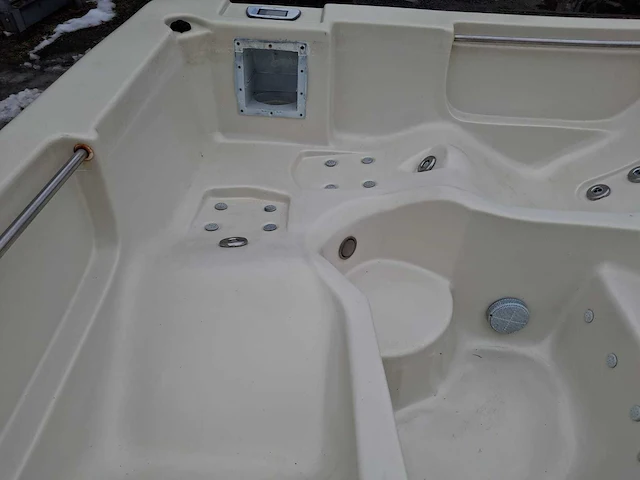 Waterwave spas 5 persoons jacuzzi en buitenspa - afbeelding 6 van  30