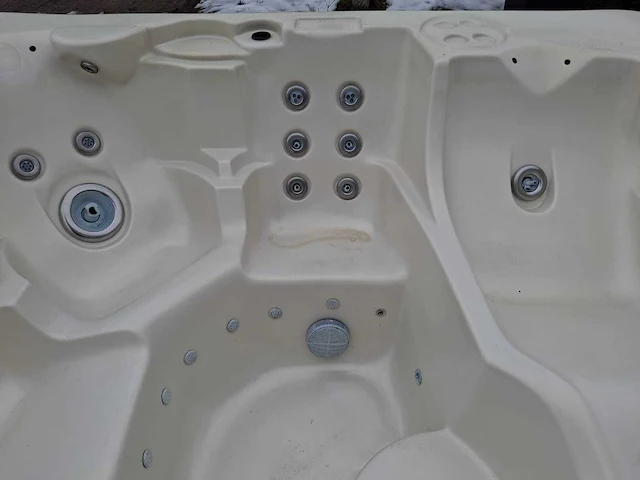 Waterwave spas 5 persoons jacuzzi en buitenspa - afbeelding 13 van  30