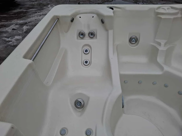 Waterwave spas 5 persoons jacuzzi en buitenspa - afbeelding 18 van  30