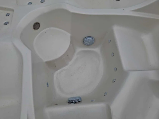 Waterwave spas 5 persoons jacuzzi en buitenspa - afbeelding 30 van  30