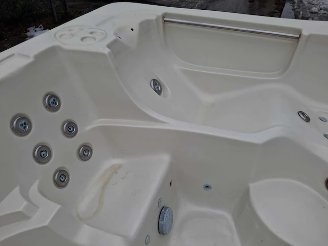 Waterwave spas 5 persoons jacuzzi en buitenspa - afbeelding 9 van  30