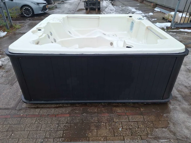 Waterwave spas 5 persoons jacuzzi en buitenspa - afbeelding 20 van  30