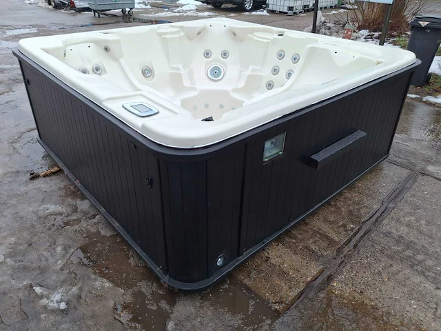 Waterwave spas 5 persoons jacuzzi en buitenspa - afbeelding 23 van  30