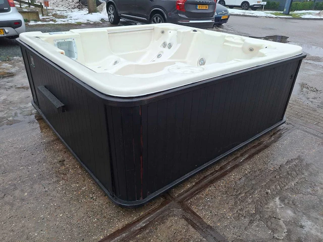 Waterwave spas 5 persoons jacuzzi en buitenspa - afbeelding 27 van  30