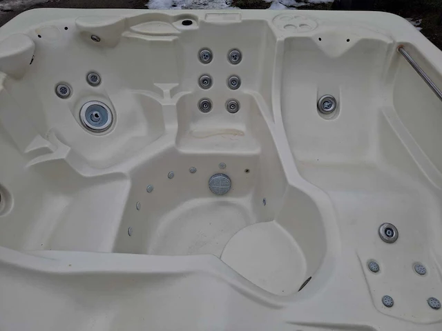 Waterwave spas 5 persoons jacuzzi en buitenspa - afbeelding 9 van  30