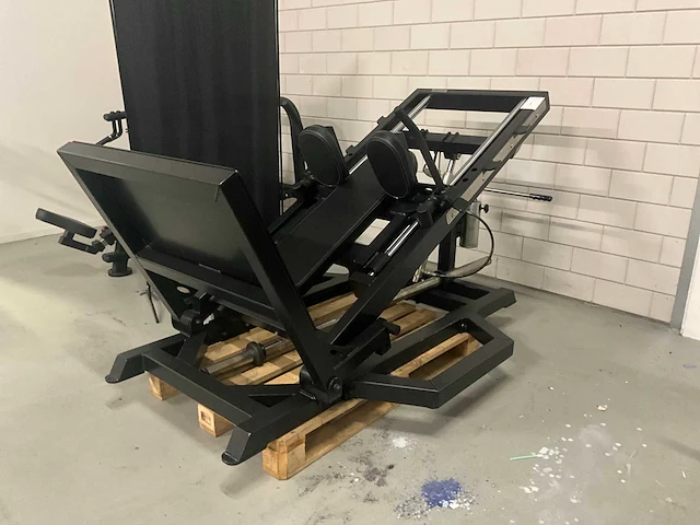 Watson animal adjustable hack squat machine - afbeelding 1 van  9
