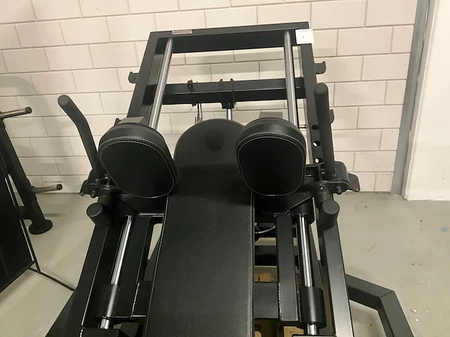 Watson animal adjustable hack squat machine - afbeelding 6 van  9