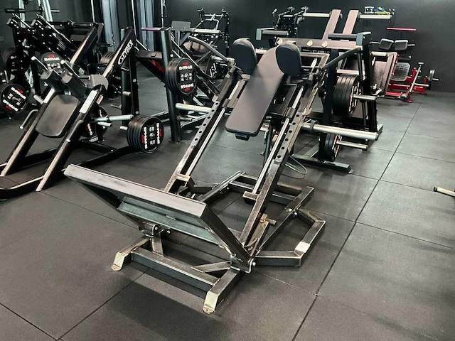 Watson animal adjustable hack squat machine - afbeelding 1 van  8