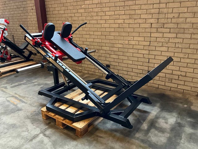 Watson plate loaded adjustable hack squat - afbeelding 5 van  10