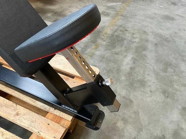 Watson plate loaded pec fly - afbeelding 7 van  7