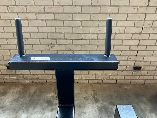 Watson plate loaded standing leg curl - afbeelding 6 van  8