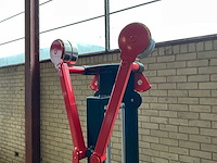 Watson standing plate loaded lateral raise - afbeelding 5 van  8