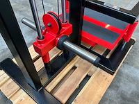 Watson standing plate loaded lateral raise - afbeelding 8 van  8