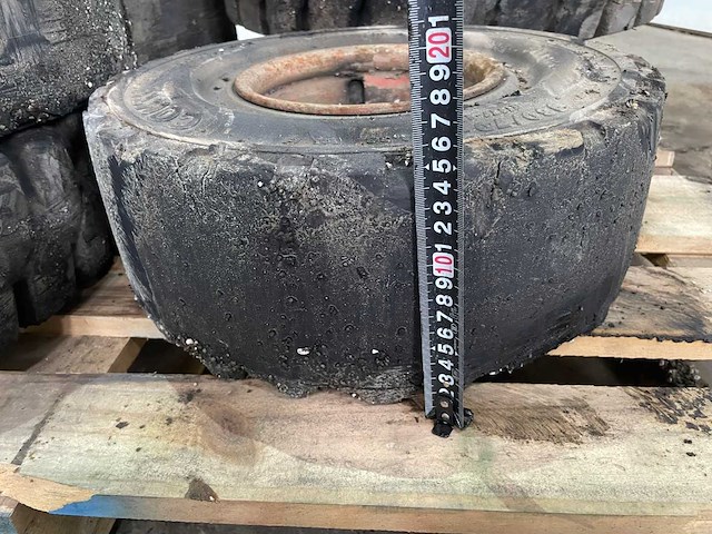 Watts - heftruck bandenset volrubber - afbeelding 3 van  14