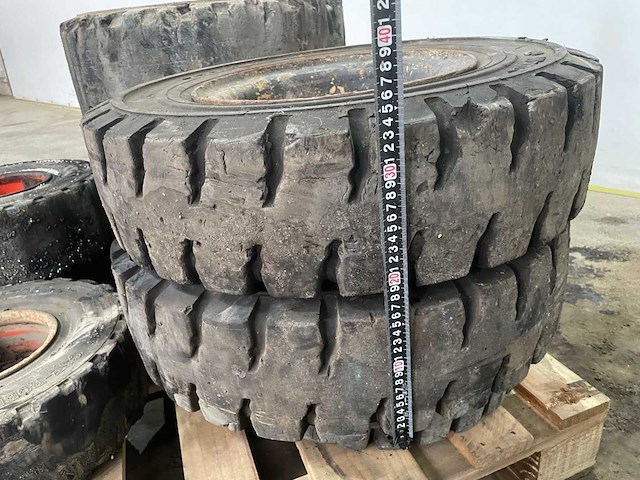 Watts - heftruck bandenset volrubber - afbeelding 5 van  14