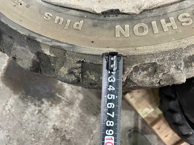 Watts - heftruck bandenset volrubber - afbeelding 11 van  14