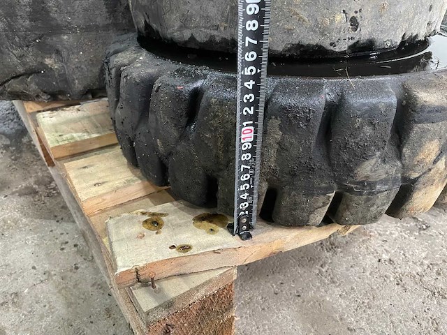 Watts - heftruck bandenset volrubber - afbeelding 14 van  14