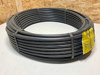 Wavin rol a 50m buis pe40 16x1,8mm sdr9 pn6 zwart/blauw - afbeelding 1 van  5