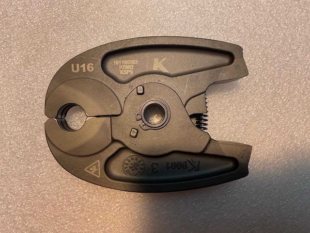 Wavin u16 persbek - afbeelding 1 van  2