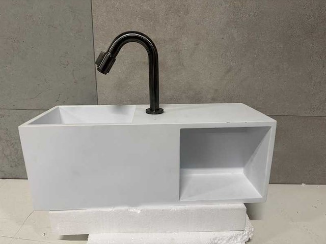 Wb - fontein solid surface 20x54x20 cm + kraan - afbeelding 1 van  7