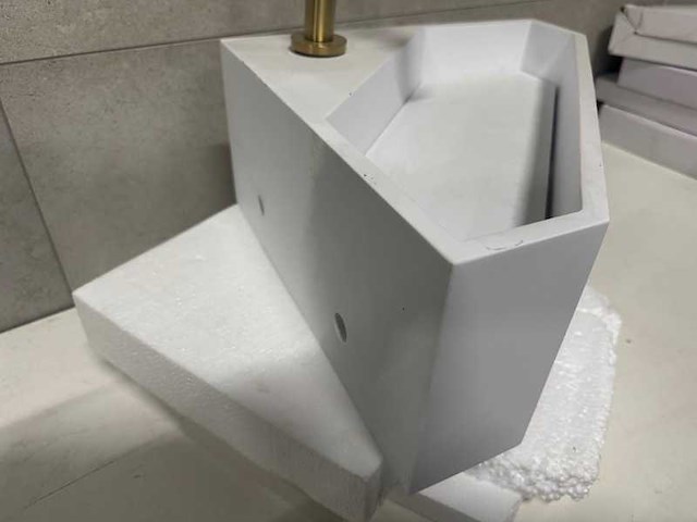 Wb - hoekfontein solid surface 35x49x16 cm + kraan - afbeelding 6 van  10