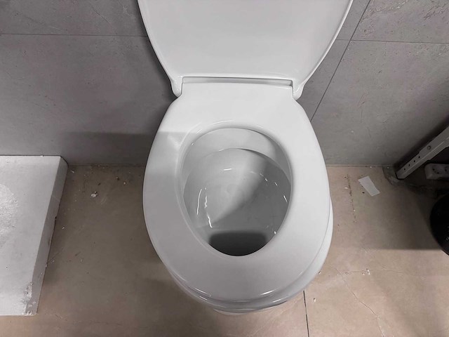 Wb - staande toilet - toilet - afbeelding 2 van  3