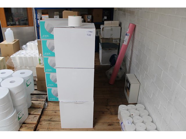 Wc papier t.b.v. dispenser in 3 dozen. 36 rollen per doos. - afbeelding 1 van  2