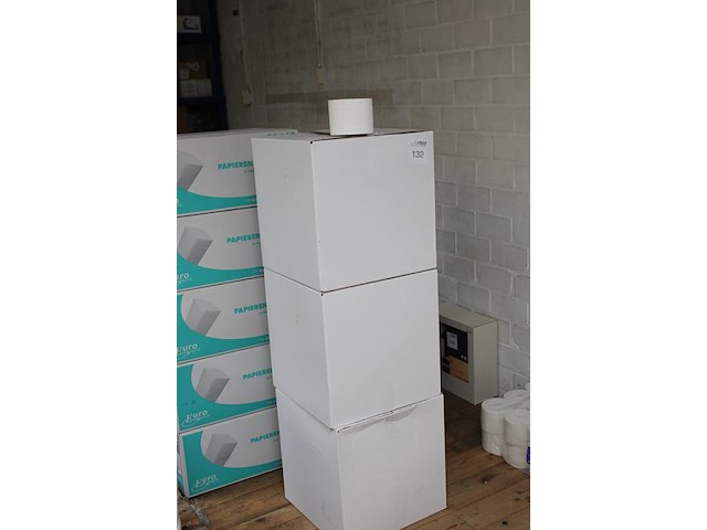 Wc papier t.b.v. dispenser in 3 dozen. 36 rollen per doos. - afbeelding 2 van  2